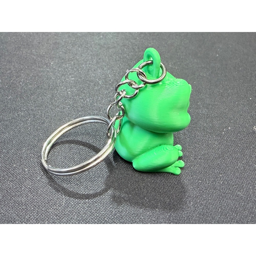 Green 3D Printed Frog Keychain Whimsical Animal Charm Bag Accessory - Picture 4 of 4